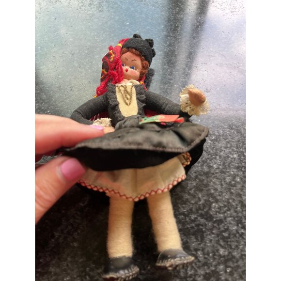 Vtg Folk Art Doll from Portugal, Mascotes De Maria Helena Doll, 2 Original Tag - Picture 2 of 10